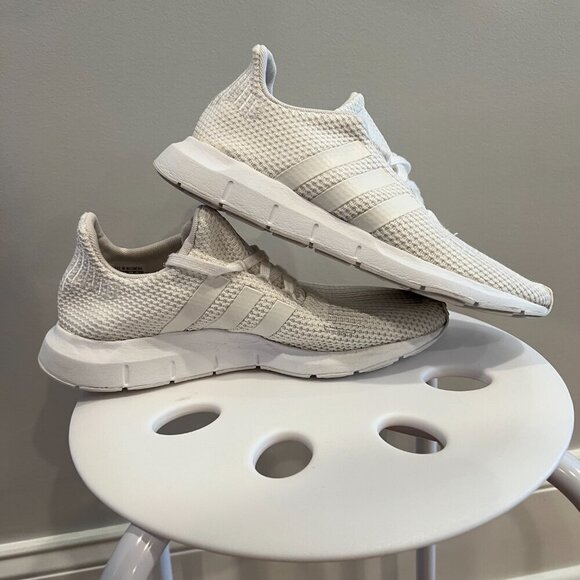 Adidas Swiftrun - Youth 5 - White - Picture 6 of 6